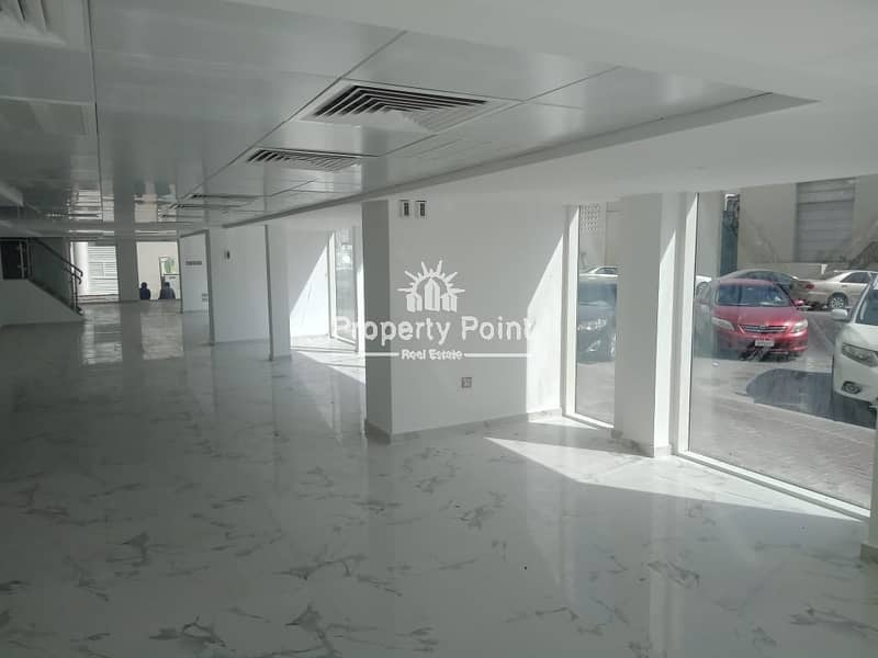 Huge Showroom in Istiqlal Street Available For Rent