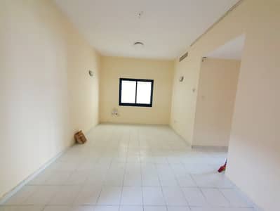Huge offer 2bhk close to abu dhabi bank with in just 28k