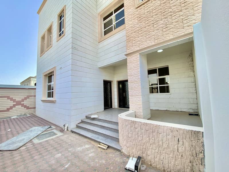 Spacious || 5 Bedrooms Villa || Including Waterl And Electricity || Without Municipality Contract ||