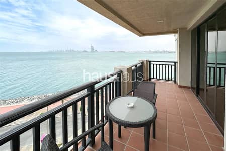 1 Bedroom Apartment for Rent in Palm Jumeirah, Dubai - Furnished | Serviced | High Floor | Burj Views