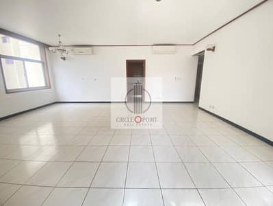 Spacious 3 BHK  With Close Kitchen || For Family With Parking And Gym Just 80 k