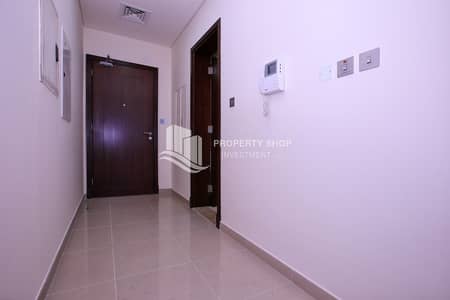 Studio for Rent in Al Reem Island, Abu Dhabi - studio-apartment-abu-dhabi-al-reem-island-city-of-lights-hydra-avenue-foyer. JPG