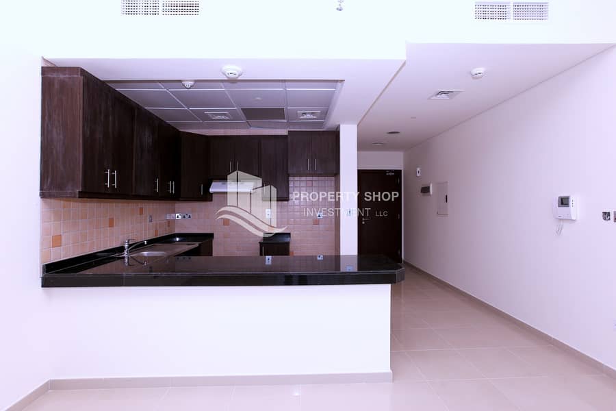 3 studio-apartment-abu-dhabi-al-reem-island-city-of-lights-hydra-avenue-kitchen-1. JPG
