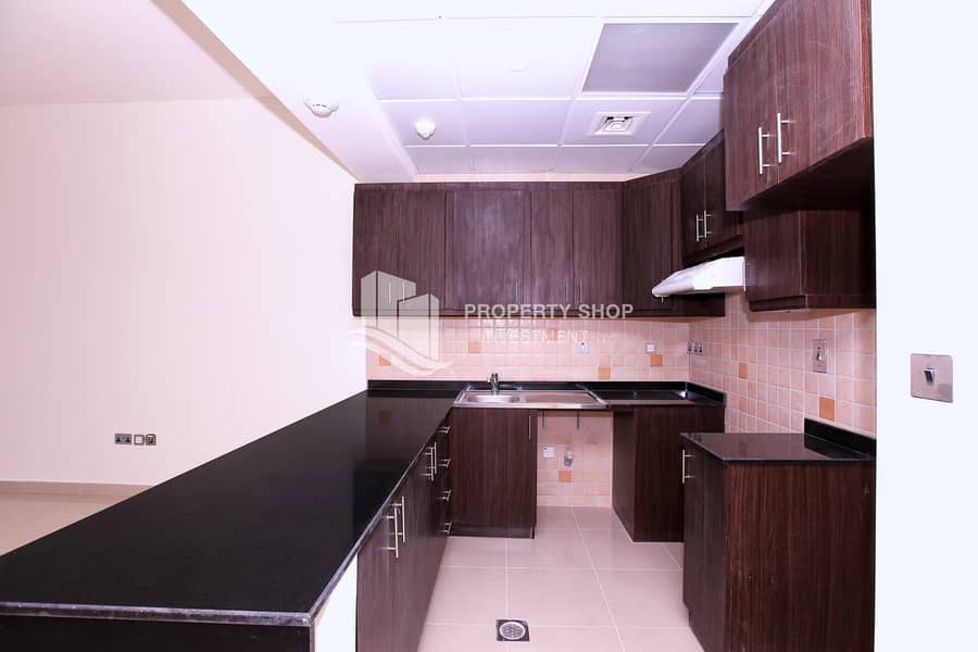 5 studio-apartment-abu-dhabi-al-reem-island-city-of-lights-hydra-avenue-kitchen. JPG