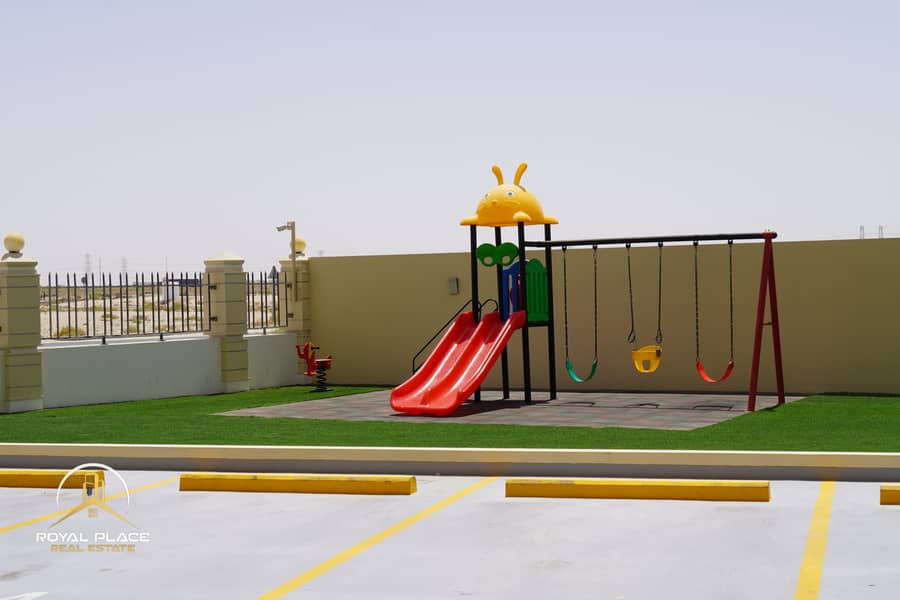 9 Kids Play area. JPG