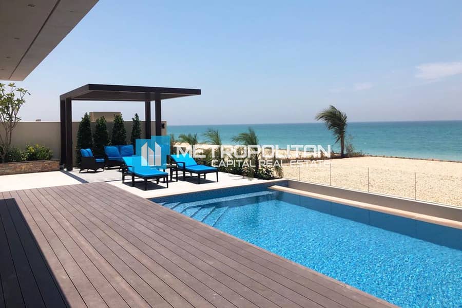 Luxury 5BR Villa | Open Sea View | Beach Upfront