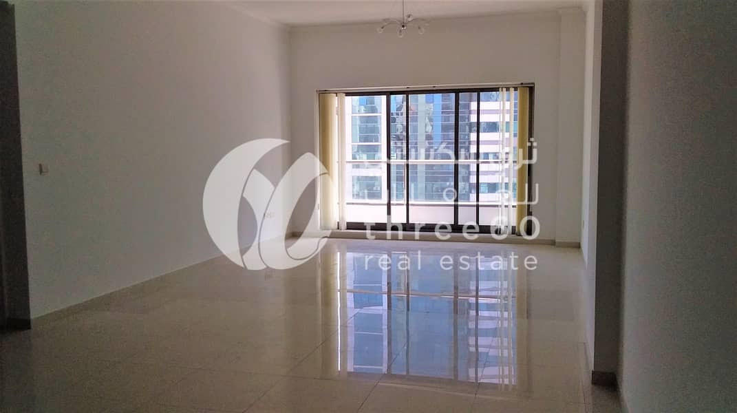 Spacious 3BDR  + Maids Room + Laundry / Near to Metro / Equipped Kitchen / Well Maintained