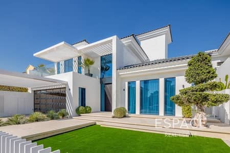 4 Bedroom Villa for Sale in Palm Jumeirah, Dubai - High Number | Upgarded Garden Home | VOT