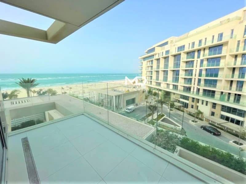 Partial Sea and Pool Views | Direct Beach Access