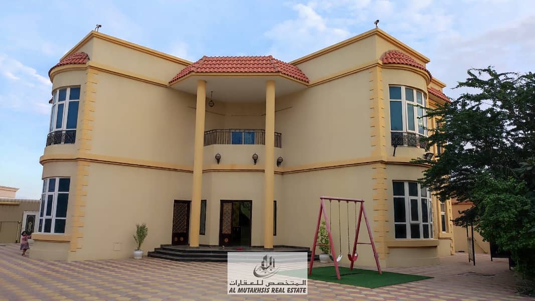 Villa on an area of ​​23000 feet, 5 rooms and an external extension, in Al Rahmaniyah, a privileged location near Al Rahmaniyah Park, Sharjah