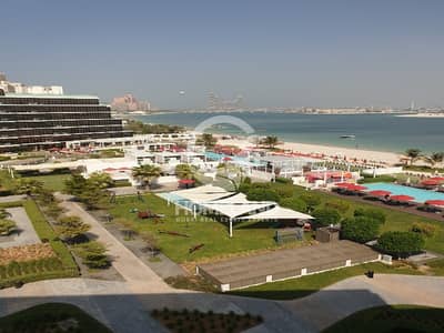 2 Bedroom Apartment for Rent in Palm Jumeirah, Dubai - Panoramic Sea View | Prime Location | High Floor