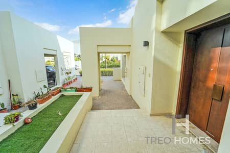 Close to pool and park | Spacious layout