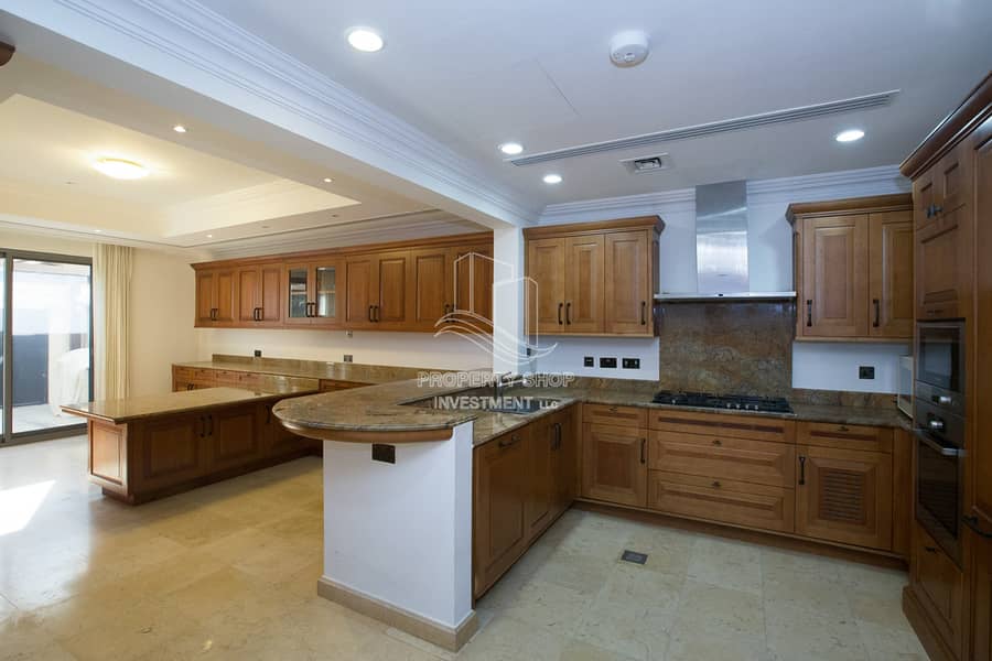 11 saadiyat-beach-villa-2-saadiyat-island-abu-dhabi-kitchen (2). JPG