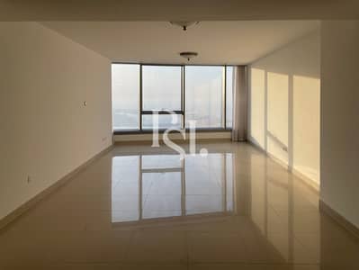 شقة 2 غرفة نوم للبيع في جزيرة الريم، أبوظبي - sky-tower-shams-abu-dhabi-al-reem-island-living-area (2). jpg