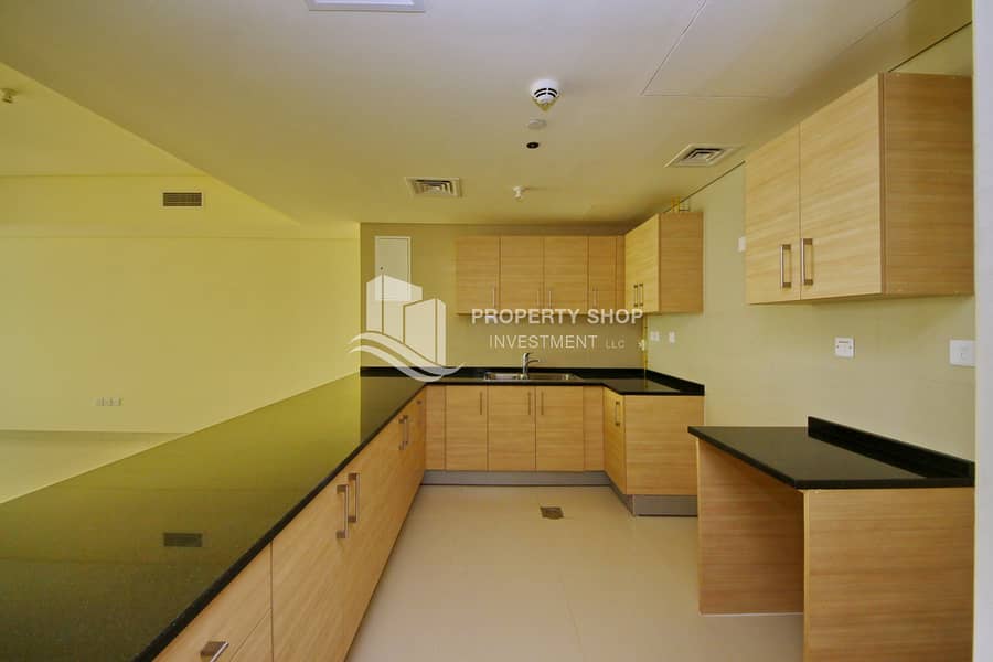 3 1-bedroom-apartment-abu-dhabi-al-reem-island-marina-square-tala-tower-kitchen. JPG