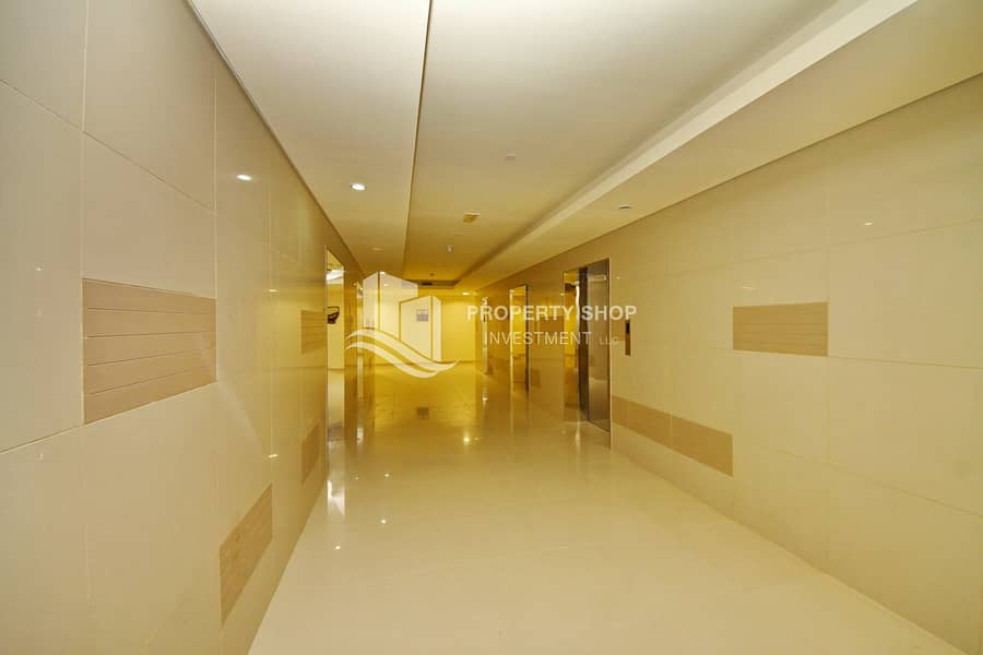 9 1-bedroom-apartment-abu-dhabi-al-reem-island-marina-square-tala-tower-elevator. JPG