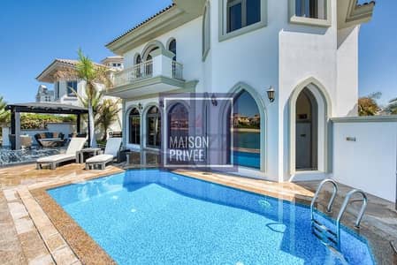 فیلا 5 غرف نوم للايجار في نخلة جميرا، دبي - Maison Privee - Glamourous Beachfront Villa on The Palm w/ Pool