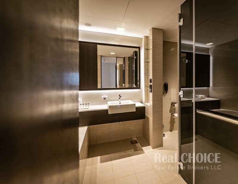 15 Sheraton Grand Hotel, Dubai - Apartment Bathroom 1. jpg