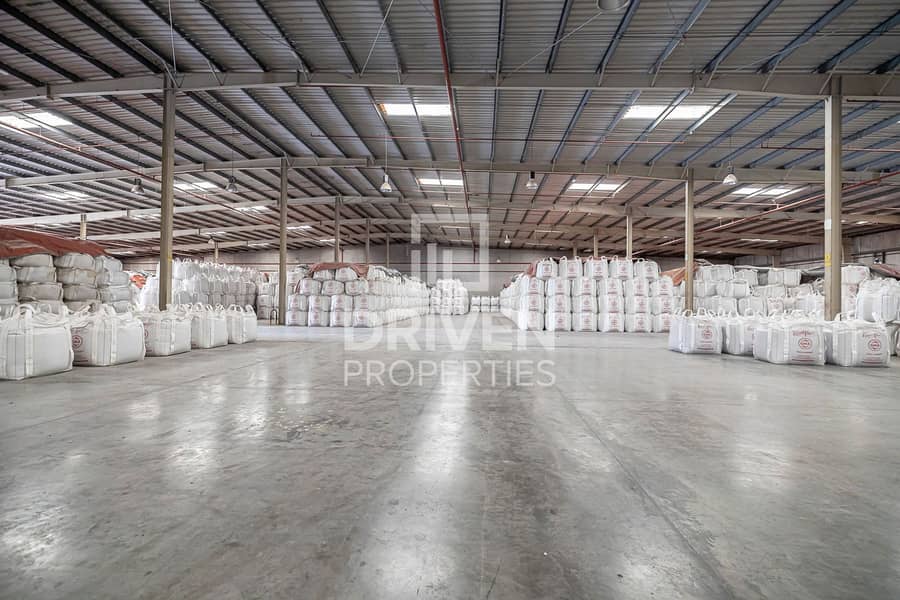Spacious Warehouse in a Prime Location