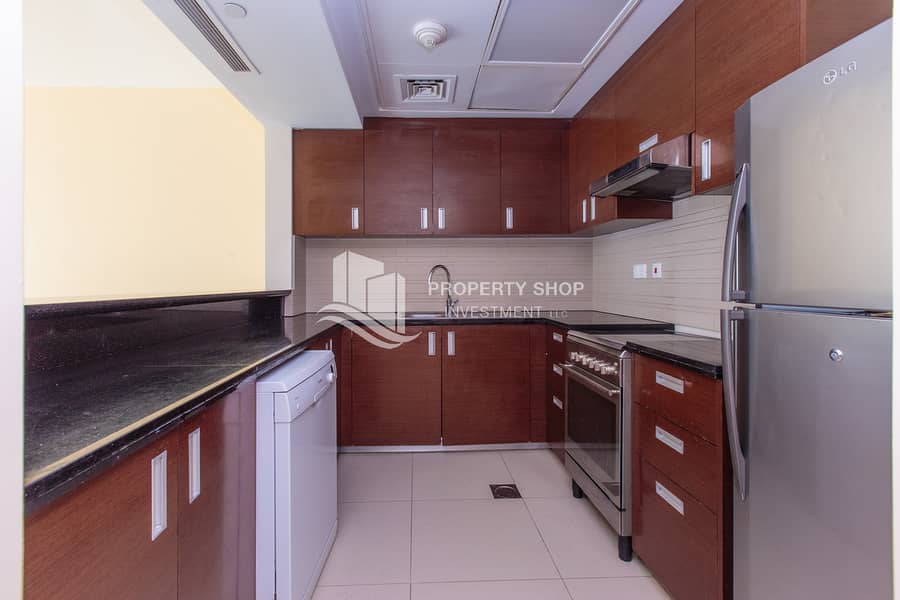 6 1-bedroom-apartment-al-reem-island-shams-abu-dhabi-gate-tower-1-kitchen. JPG
