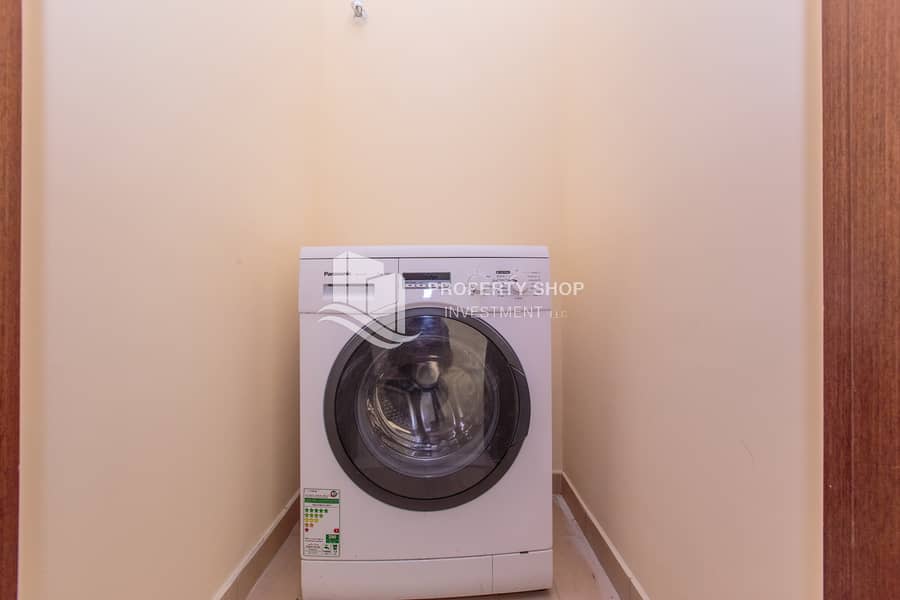 9 1-bedroom-apartment-al-reem-island-shams-abu-dhabi-gate-tower-1-laundry-room. JPG