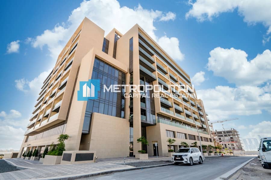 Superb 1BR | Mesmerizing View | Invest Now