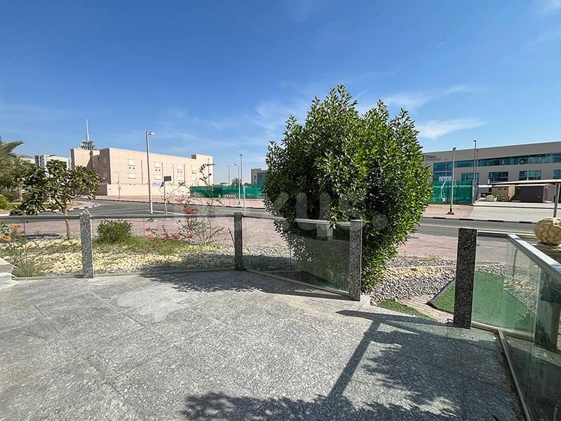 FULLY UPGRADED | HUGE TERRACE | READY TO MOVE FULLY UPGRADED | HUGE TERRACE | READY TO MOVE