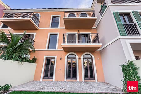 3 Bedroom Villa for Rent in Jumeirah, Dubai - 3 bedroom Townhouse | Private Garden | Park Views
