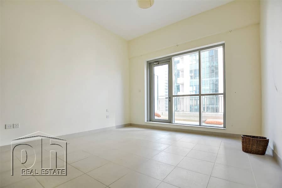 Large One Bedroom Apartment With A Huge Terrace