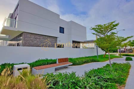Modern Corner Villa | Private Pool | Trump Cluster