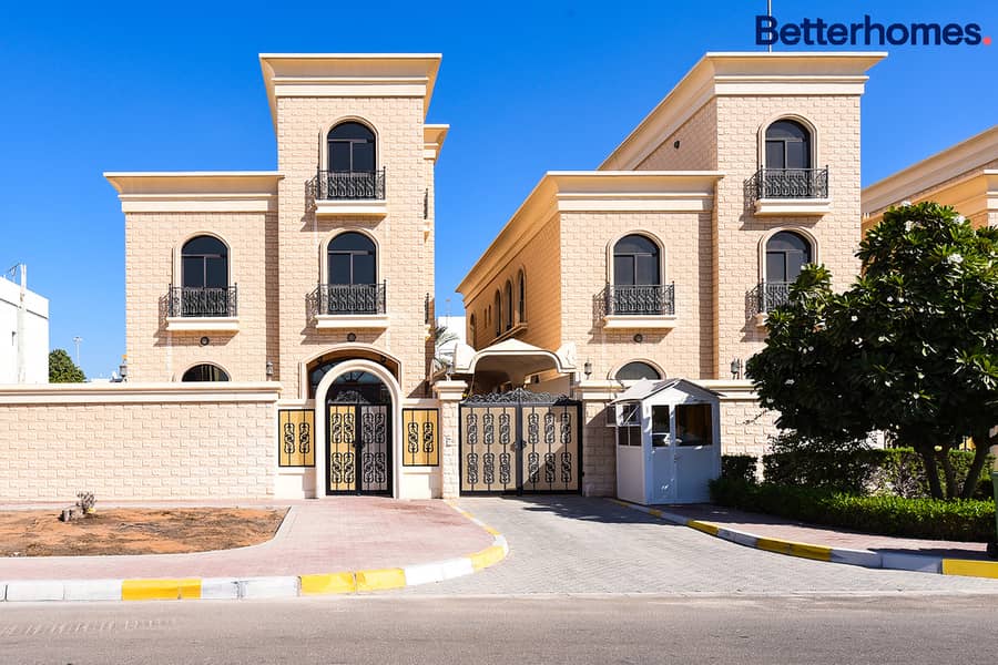 Вилла в Хадбат Аль Зафран, 6 спален, 235000 AED - 8409902