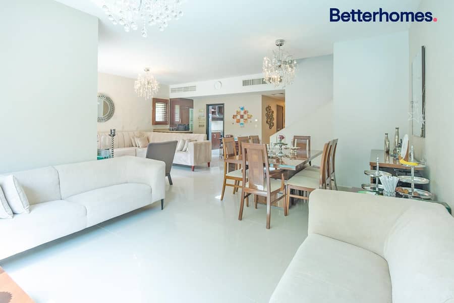 Single Row | Upgraded Villa | Vacant On Transfer Single Row | Upgraded Villa | Vacant On Transfer