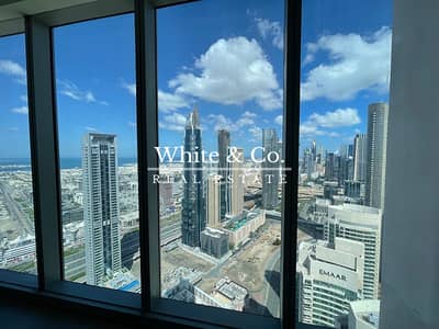 2 Bedroom Apartment for Rent in Downtown Dubai, Dubai - Corner unit | Sea view | Bright layout