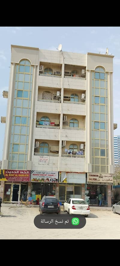 3 Bedroom Building for Sale in Al Nakhil, Ajman - For sale in Ajman, a residential and commercial building in the Nakheel area, consisting of

 1 ground + four


 Area: 3837 sq. ft


 4 shops


 17 rooms and a hall


 2 studio


 Income: 314 thousand


 3800,000 required

 The building is in a very speci