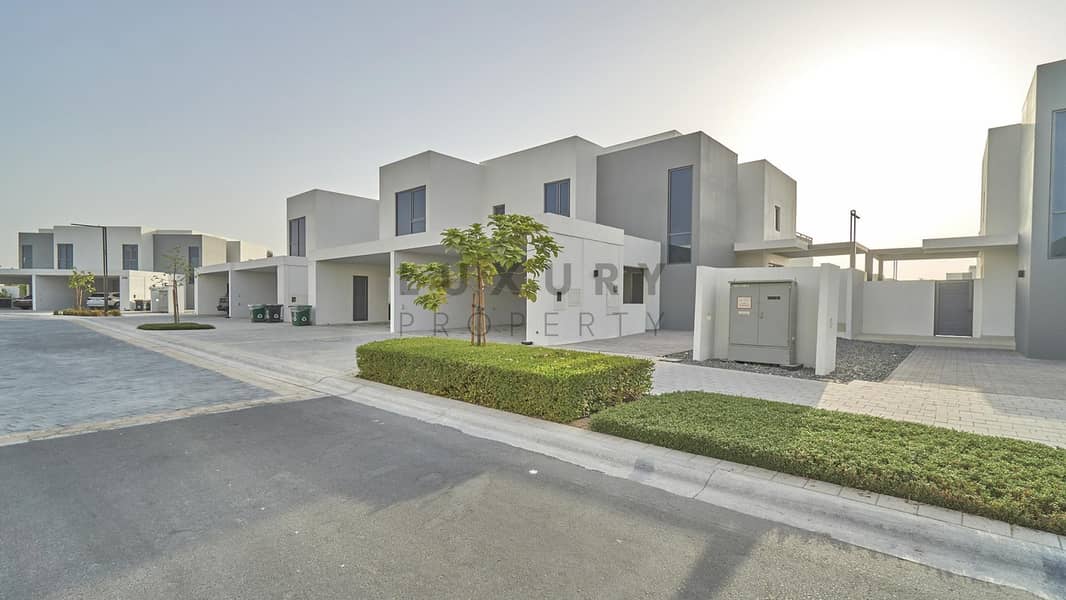 Exclusive | Vacant Soon | Landscaped Exclusive | Vacant Soon | Landscaped