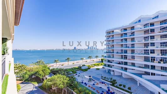 2 Bedroom Apartment for Sale in Palm Jumeirah, Dubai - Vacant | Furnished | Vacation Home | Price to sell