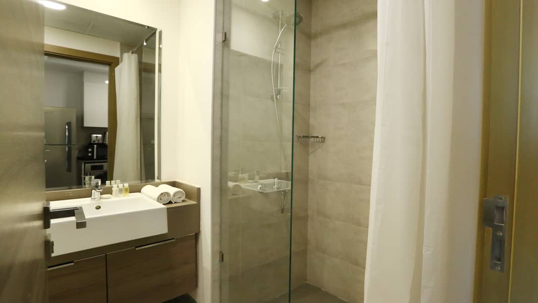 17 756B0038. JPG