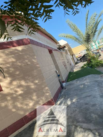 11 Bedroom Villa for Sale in Al Sabkha, Sharjah - sabkha9. jpg