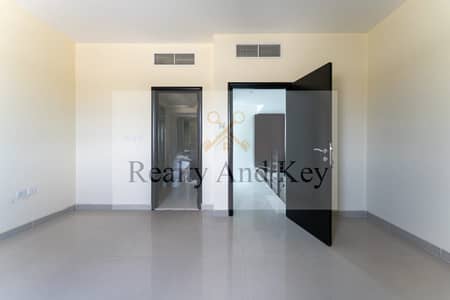 3 Bedroom Villa for Sale in Al Reef, Abu Dhabi - 2f15a966-e9b7-4d0a-9d69-8b9de517a56e. jpg