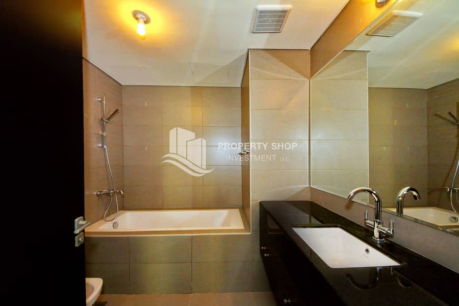 7 1-bedroom-apartment-al-reem-island-marina-square-tala-tower-bathroom. JPG