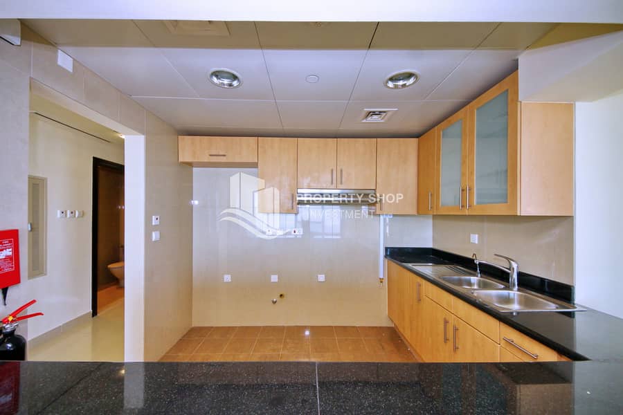 7 3-bedroom-apartment-al-reem-island-shams-abu-dhabi-sun-tower-kitchen 1. JPG
