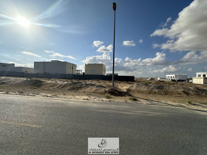 For sale 3 residential lands in the Al Ruqayba (Al Tay) area, Sharjah. The lands are adjacent to each other, including a corner land owned by all Arab nationalities.