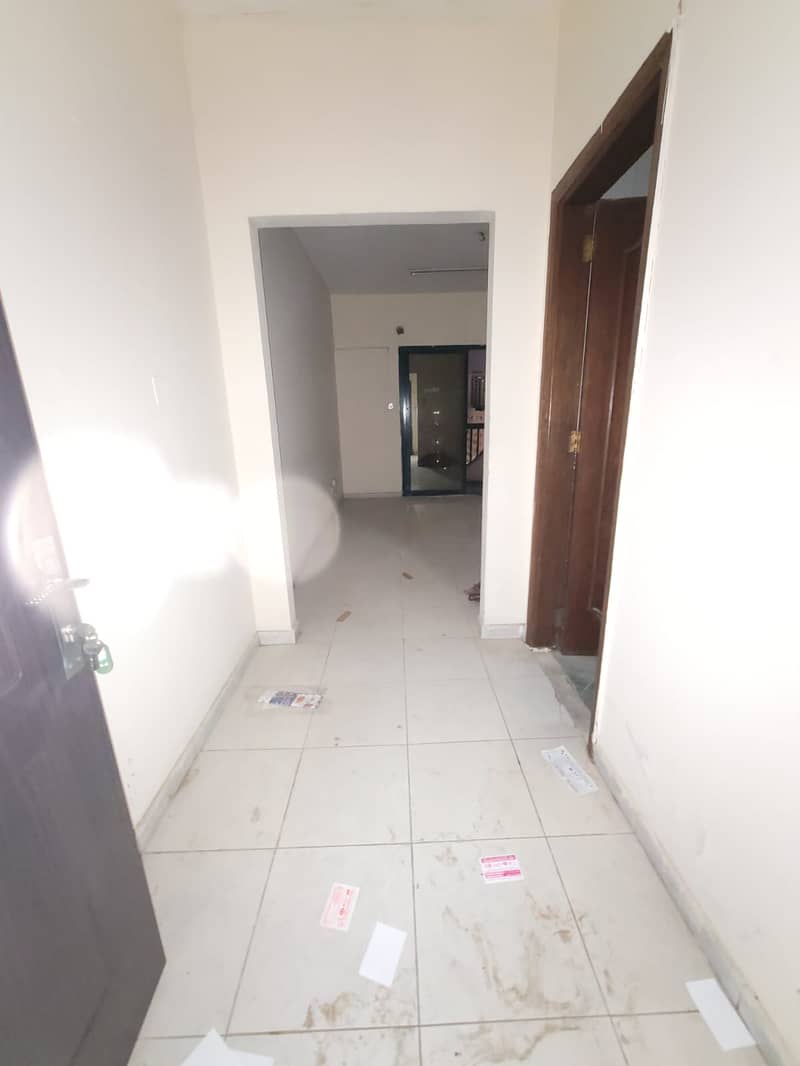 شقة في أبو شغارة 1 غرفة 14999 درهم - 7605759