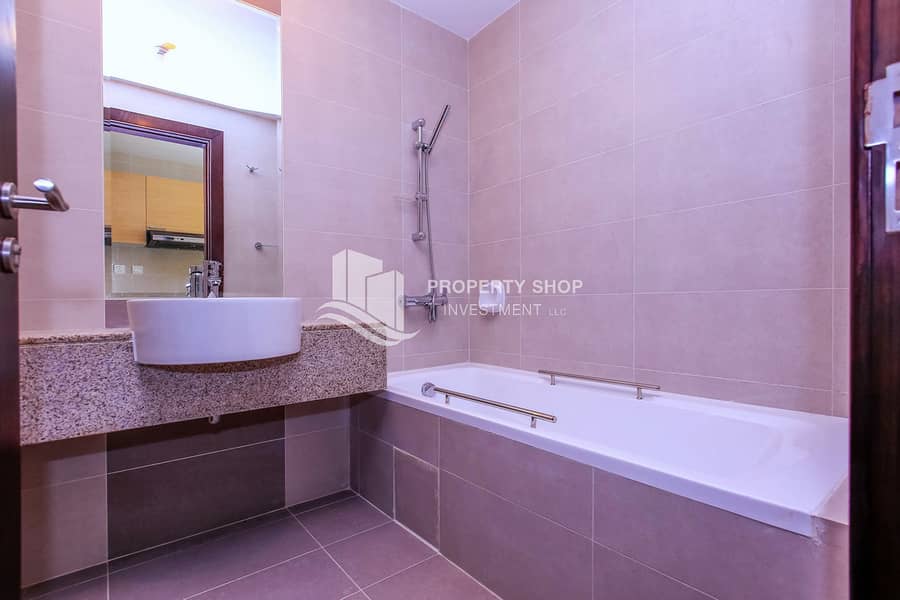 5 studio-apartment-abu-dhabi-al-reem-island-city-of-lights-sigma-tower-2-bathroom. JPG