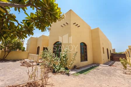 3 Bedroom Villa for Rent in Sas Al Nakhl Village, Abu Dhabi - LUXURIOUS 3BR+MAID VILLA|PRIVATE GARDEN|NO FEES !