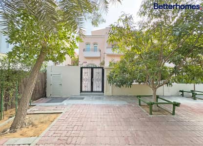 5 Bedroom Villa for Rent in Al Mushrif, Abu Dhabi - Huge Corner Villa | Great Location | Family Home