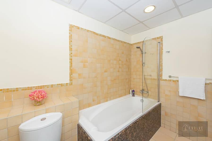 17 bathroom 3. jpg
