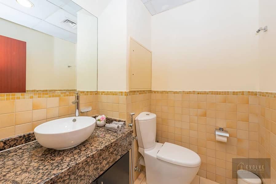 18 bathroom 5. jpg