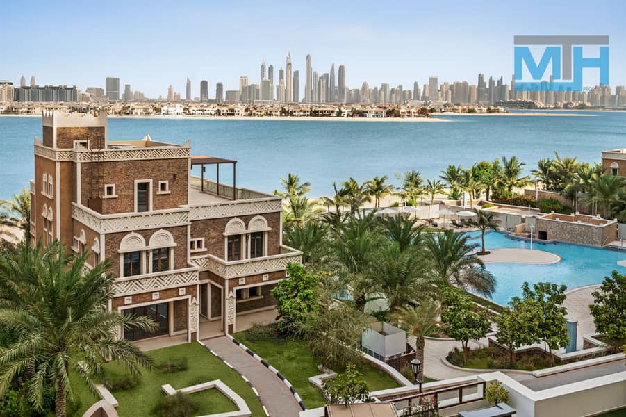 3 Dubai Palm, Skyline and Pool View. jpg