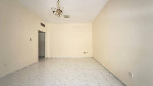 SPACIOUS 2BHK FLAT  FOR RENT IN AL QULAYAA SHARJAH NEAR TO HEERA BEACH  RENT 26K 12 CHEQUE PAYMENT .